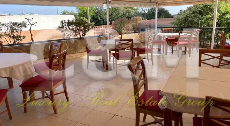 Local comercial en venta en Eivissa, Playa d`en Bossa photo 0