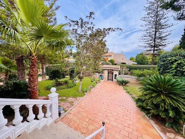 Chalet en venta en Rocafort photo 0