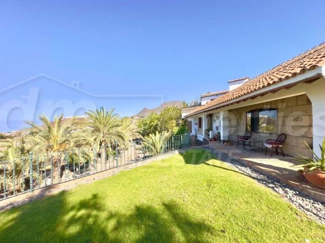 Chalet en venta en Arona, La Sabinita photo 0