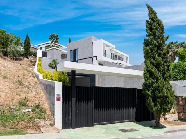 Chalet en venta en Benahavís photo 0