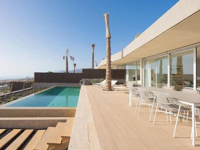 Chalet en venta en Guía de Isora photo 0