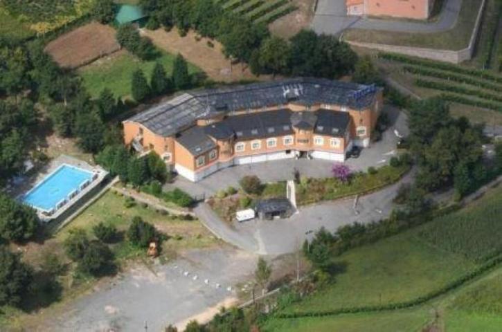 Edificio en venta en Meis photo 0