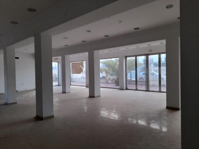 Local comercial en venta en Utrera, Avda. De Sevilla photo 0