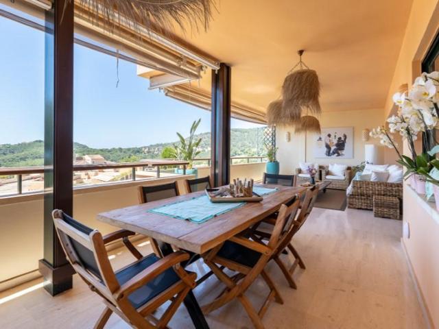 Piso en venta en Calvia photo 0