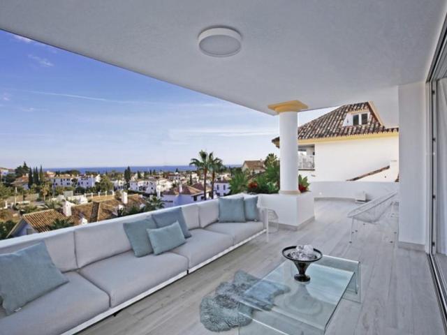 Duplex en venta en Marbella, Golden Mile photo 0