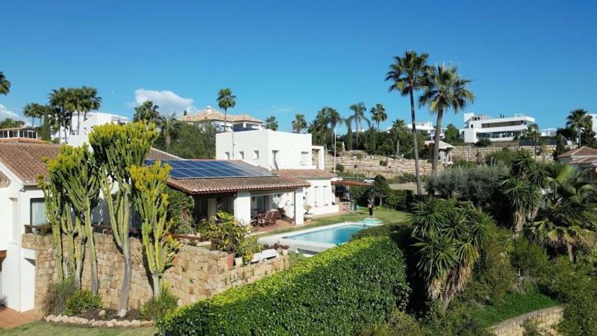 Chalet en venta en Benahavís, Benahavis photo 0