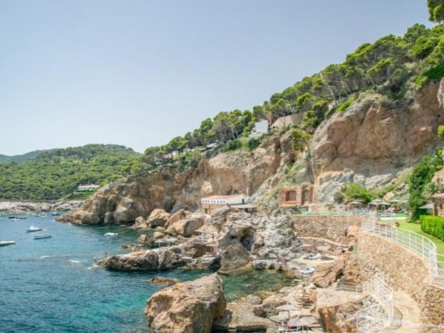 Duplex en venta en Begur photo 0