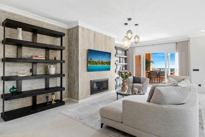 Aticos en venta en Marbella, Nueva Andalucia photo 0