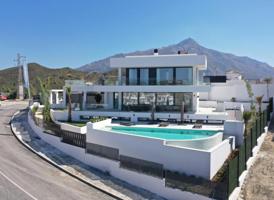 Chalet en venta en Marbella, Marbella photo 0