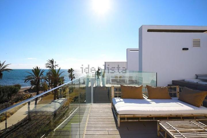 Adosada en venta en Estepona, Costa Del Sol photo 0
