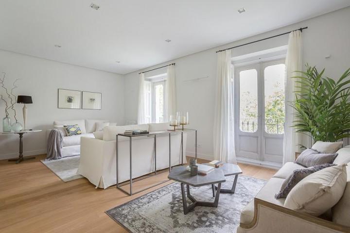 Apartamento en venta en Madrid photo 0