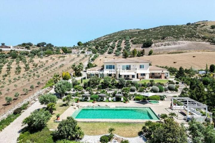 Chalet en venta en Antequera, Polígono - Alrededores - Pedanías photo 0