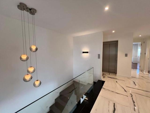 Casa en venta en Marbella, Marbella photo 0