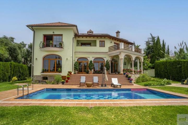 Adosada en venta en Marbella, Marbella photo 0