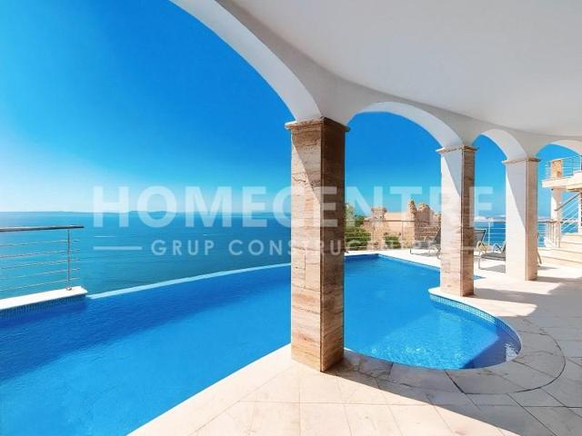 Casa en venta en Roses photo 0