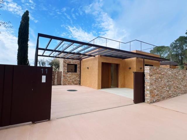 Chalet en venta en Begur photo 0