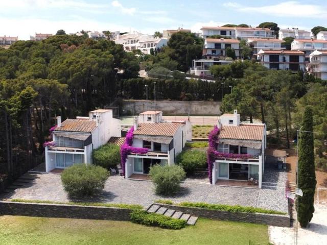 Chalet en venta en Llançà photo 0