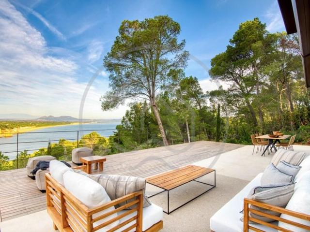 Chalet en venta en Begur photo 0