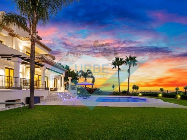 Chalet en venta en Benahavís photo 0