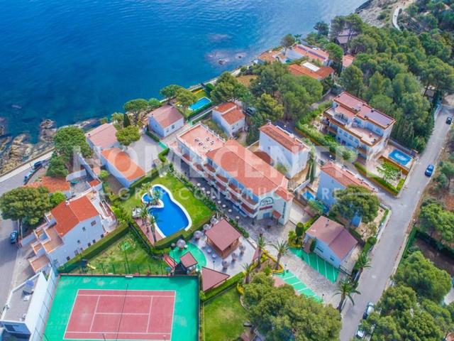 Edificio en venta en Llançà photo 0