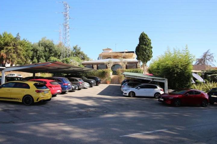 Local comercial en venta en Marbella, Nueva Andalucia - Aloha Marbella photo 0