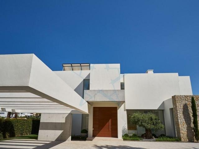 Chalet en venta en Benahavís photo 0