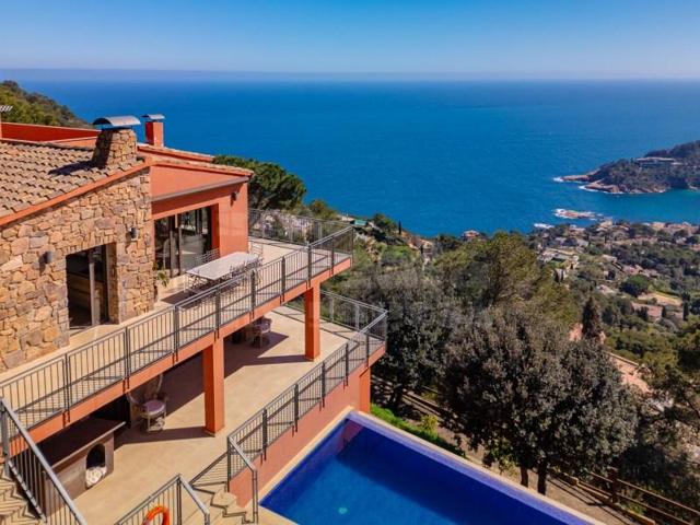 Chalet en venta en Begur photo 0