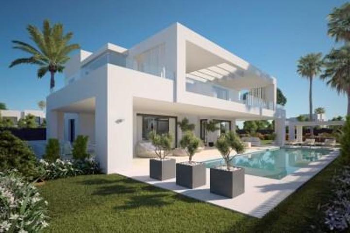 Chalet en venta en Marbella, Nueva Andalucía photo 0