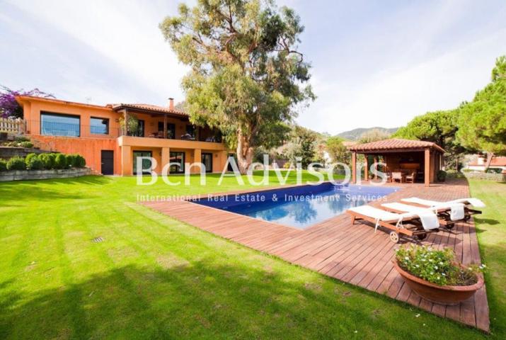 Casa en venta en Cabrera de Mar, Cabrera photo 0