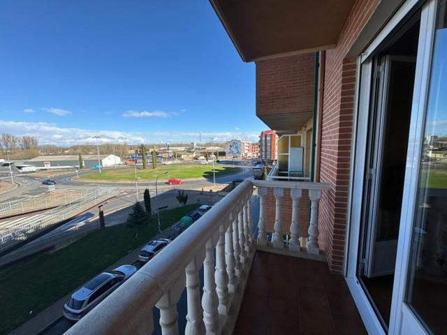 Edificio en venta en Astorga, Astorga photo 0