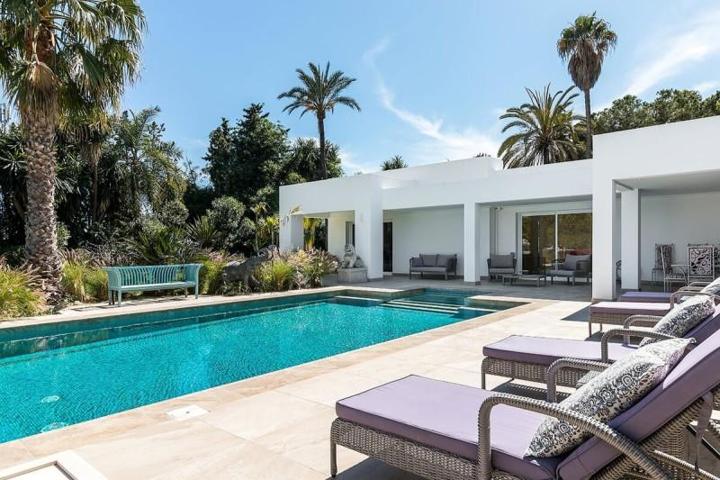 Chalet en venta en Estepona, El Paraiso photo 0