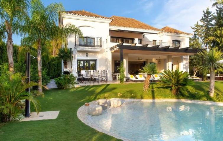 Chalet en venta en Marbella, Nueva Andalucia - Aloha Marbella photo 0
