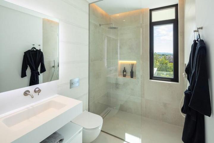 Chalet en venta en Marbella, Nueva Andalucia - Las Brisas photo 0