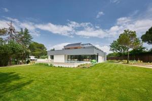 Chalet en venta en Pozuelo de Alarcón, Urb. Montealina photo 0