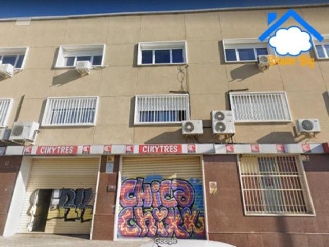 Edificio en venta en Madrid, Ciudad Lineal photo 0