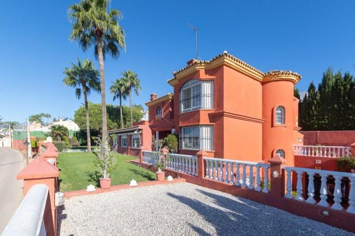 Chalet en venta en Estepona, Seghers photo 0