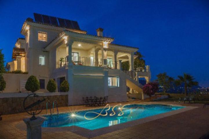 Chalet en venta en Marbella, Este - La Mairena photo 0