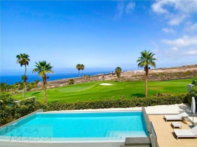 Chalet en venta en Adeje photo 0