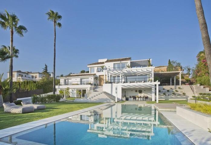 Chalet en venta en Marbella, Nueva Andalucia photo 0