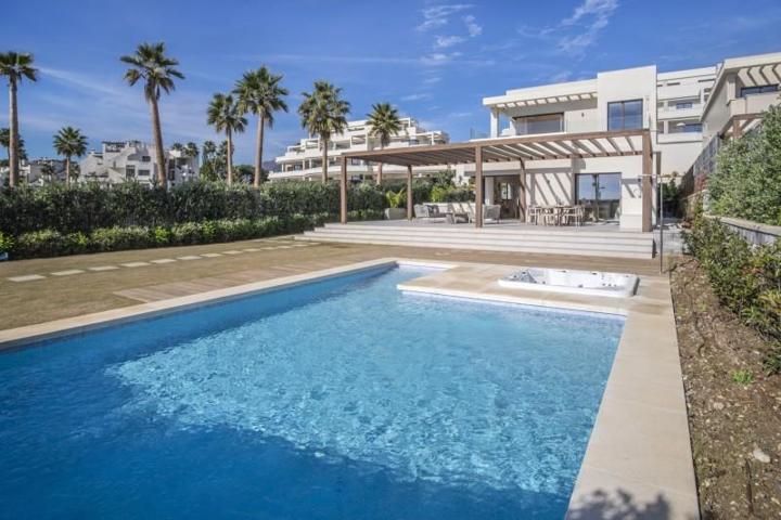 Chalet en venta en Estepona, Estepona photo 0
