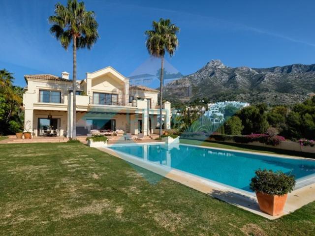 Chalet en venta en Marbella, Sierra Blanca photo 0