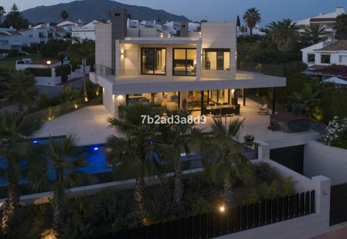 Chalet en venta en Marbella, Marbella photo 0
