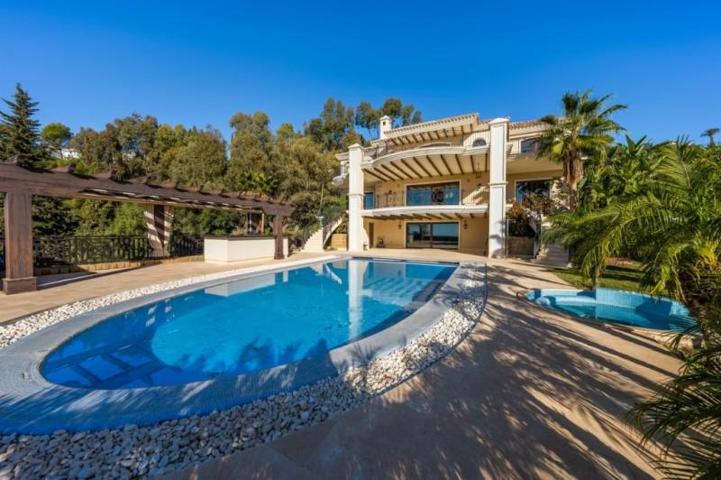 Chalet en venta en Marbella, Marbella photo 0
