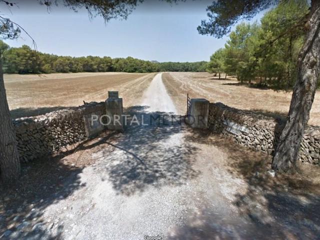 Casa con terreno en venta en Alaior photo 0