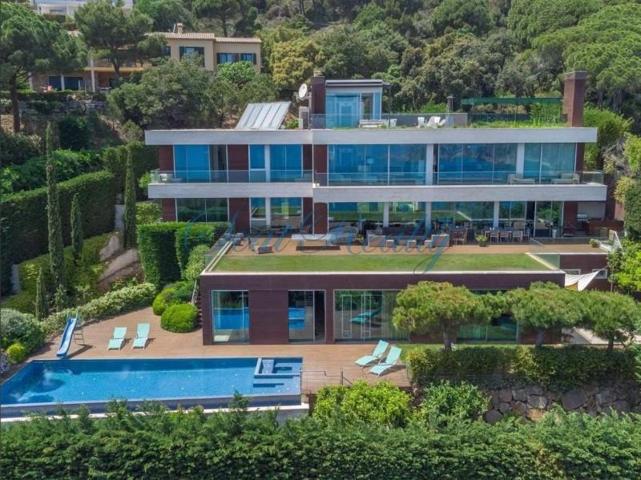 Chalet en venta en Sant Feliu de Guíxols, Sant Feliu de Guíxols photo 0