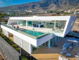 Chalet en venta en Adeje photo 0