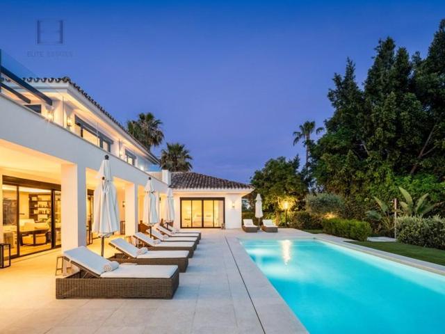 Chalet en venta en Marbella, Nueva Andalucía photo 0