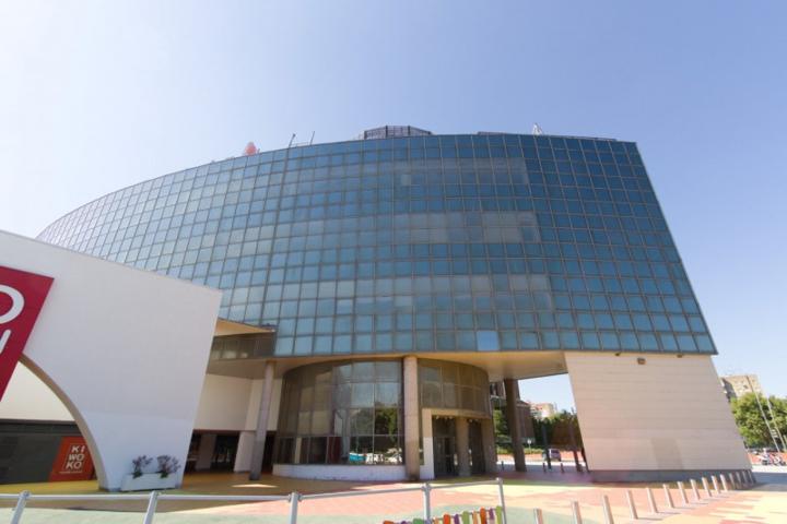 Edificio en venta en Sevilla, Cerro Aguila photo 0