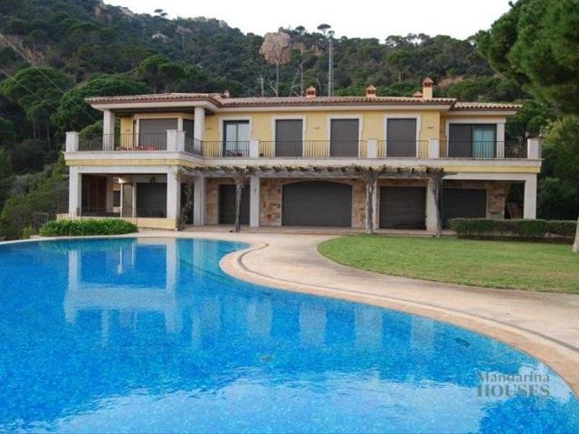 Casa en venta en Sant Feliu de Guíxols photo 0