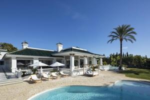 Chalet en venta en Marbella, Marbella photo 0